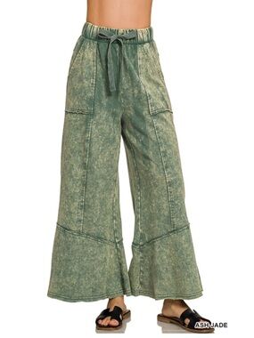 162 ❤️ ZENANA ash jade EXPOSED-SEAM FLARE
HEM PANTS WITH POCKETS
